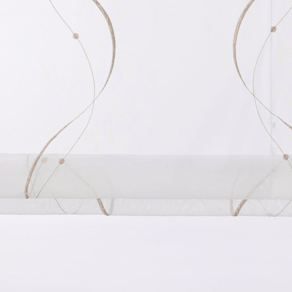 Dekostoff mit Stickerei