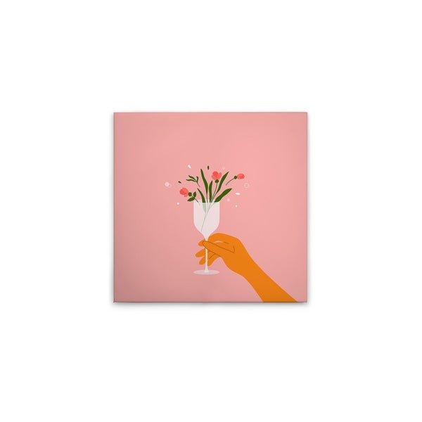 Dekoratives Wandbild mit dem Motiv einer Hand, die ein Glas mit Blumen hält