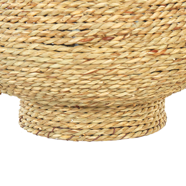 Innenraum mit Teppich, Stühlen und Tisch