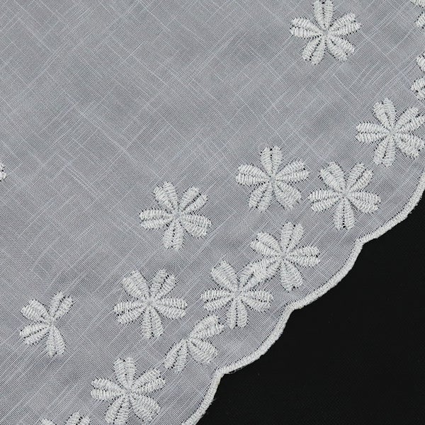 Spitze mit Blumenmuster