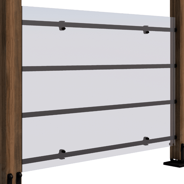 Glas-Sichtschutzzaun mit horizontalen Streifen montiert an Holzpfosten.