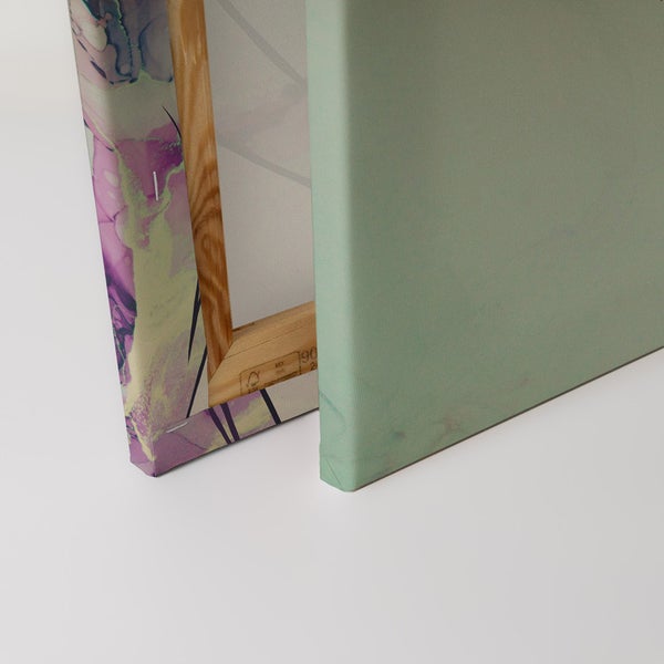 Nahaufnahme von zwei Leinwandbildern mit Keilrahmen