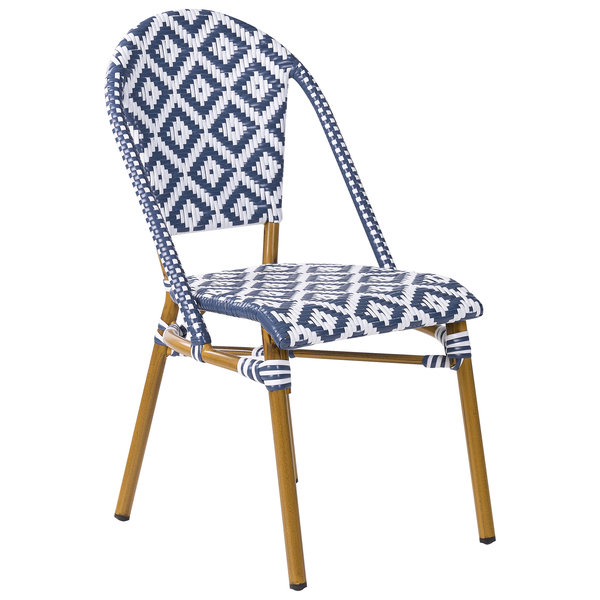 Stuhl mit Rattanmuster und Holzbeinen