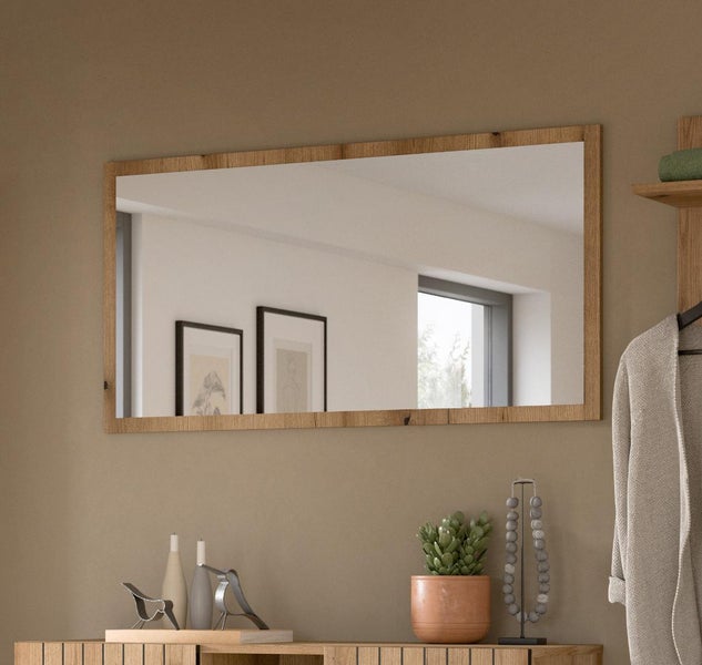 Rechteckiger Wandspiegel mit Holzrahmen