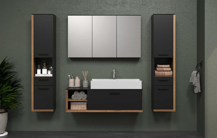 Modernes Badezimmerensemble mit Waschtisch, Spiegelschrank und Hochschränken