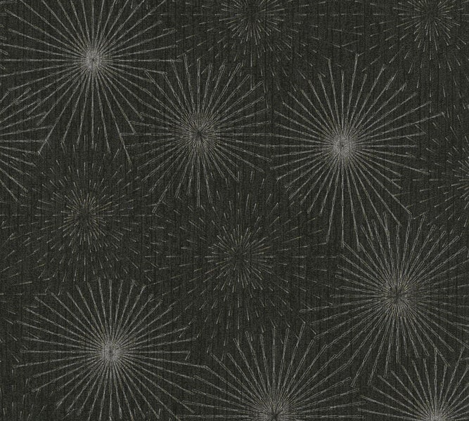 Dekorative Wand mit Mustertapete, Regal, Spiegel und gerahmtem Bild