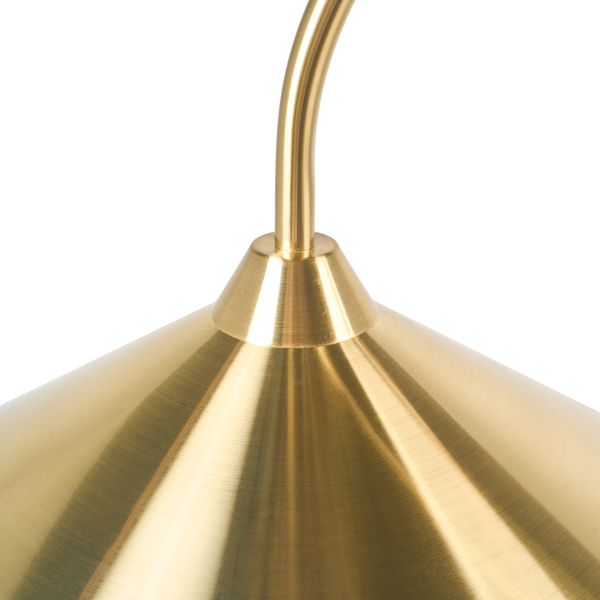 Detailaufnahme einer goldenen Pendelleuchte