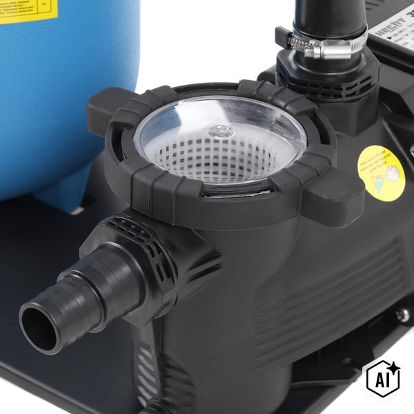 Detailansicht eines Hecht Pumpengehäuses mit integriertem Vorfilter und Schlauchanschluss für ein Hauswasserwerk.