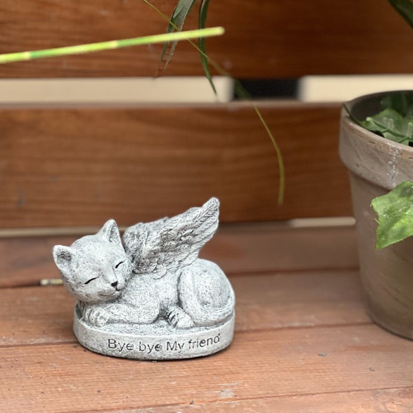 Grabschmuck Katze als Schutzengel Figur mit der Inschrift Bye bye My friend aus wetterfestem Kunststein für den Garten oder Friedhof