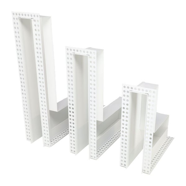 Set von drei Einbaunischen aus Metall mit gelochtem Montageflansch zum Einbau in Trockenbauwände.