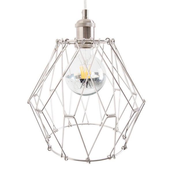 Esszimmer mit Esstisch, Stühlen und Pendelleuchte