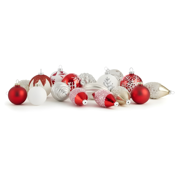 Christbaumkugel aus Glas in Weiß mit rotem Perlenmuster an der Oberseite und silberner Aufhängung.