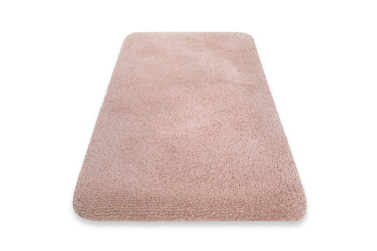 Rechteckige Badematte mit abgerundeten Ecken aus flauschigem Hochflor in Altrosa.