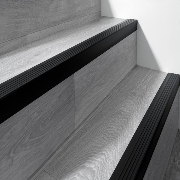 Treppe mit Antirutschprofil