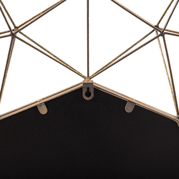 Rückseite eines geometrischen Wandspiegels mit Aufhängungen