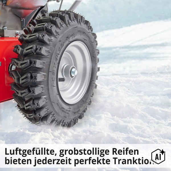 Grobstolliges Luftreifenprofil einer Schneefräse für optimale Traktion auf verschneitem Untergrund.