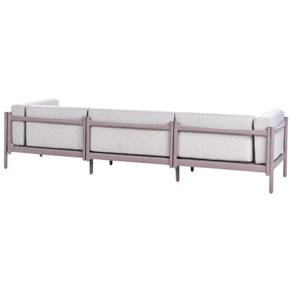 Rückansicht eines modernen Gartensofas mit drei Sitzplätzen, Metallrahmen und hellgrauen Polstern.