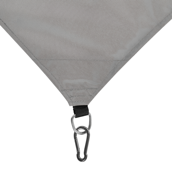 Detailansicht eines Sonnensegels mit Karabinerhaken