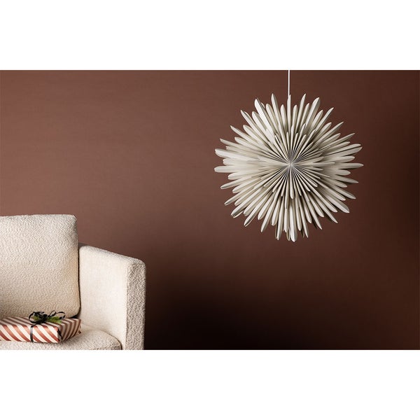 Papierstern als Dekoration zum Aufhängen