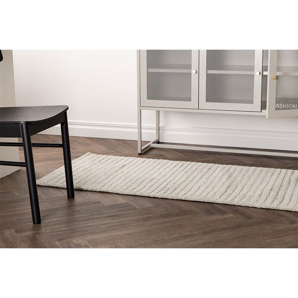 Gartenschirm mit den Maßen 300 cm Durchmesser und 250 cm Höhe