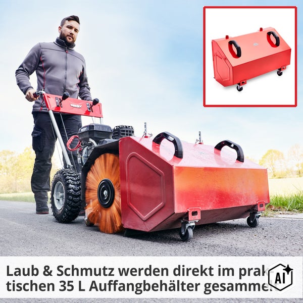 Ein Mann bedient eine Hecht Kehrmaschine mit einem montierten 35 Liter Auffangbehälter für Laub und Schmutz auf einem befestigten Weg.