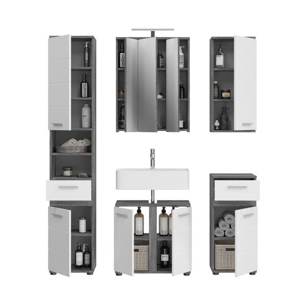 Modernes Badezimmer mit Möbeln in grauer Holzoptik und weißen Hochglanzfronten, bestehend aus Waschplatz, Spiegelschrank und Hochschränken.