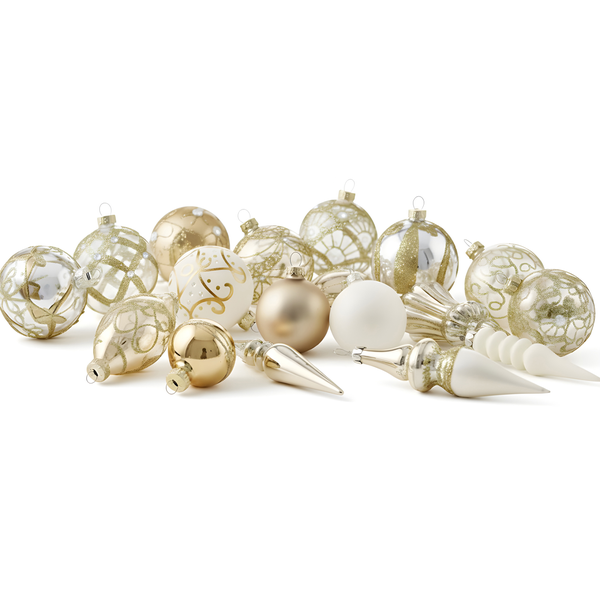 Set aus verschiedenen Christbaumkugeln, Tropfen und Zapfen in Weiß und Gold mit Glitzermustern sowie matten und glänzenden Oberflächen.