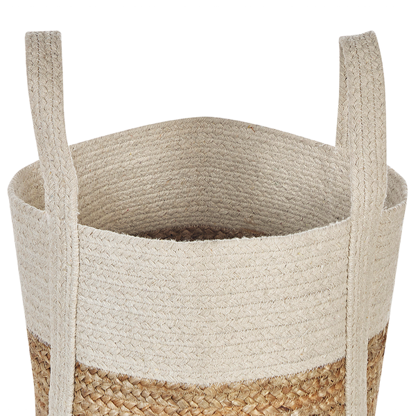 Korb aus Naturfaser mit Griffen