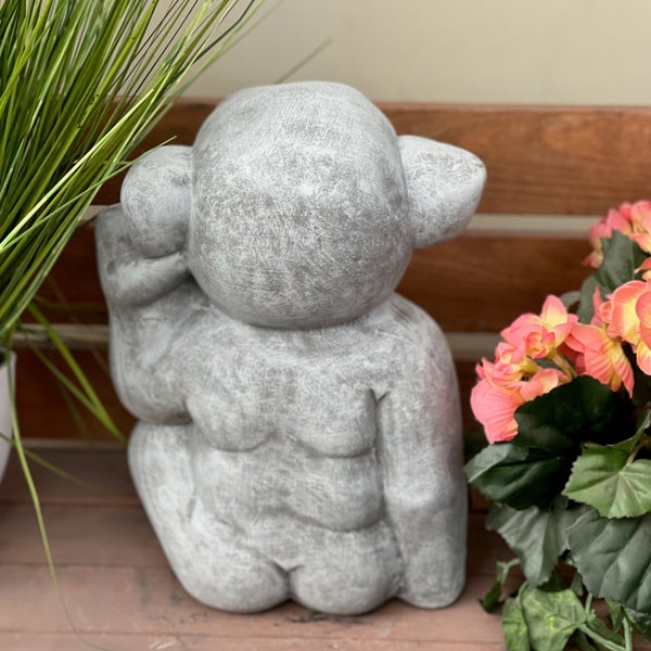 Dekorative Gartenfigur in Form eines sitzenden Frosches aus Steinguss für die Gartendekoration