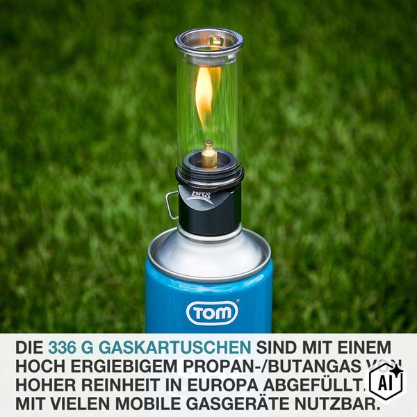 Gaslampe auf einer Gaskartusche mit Propan- und Butangasgemisch fuer den mobilen Einsatz im Freien.