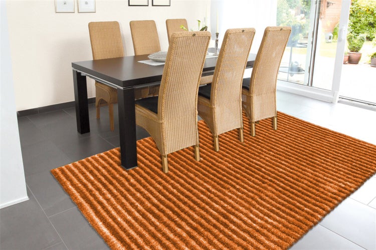 Garten mit blühender Raute