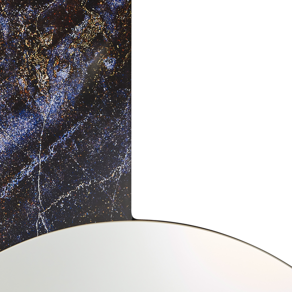 Detailansicht einer Dunstabzugshaube mit Muster