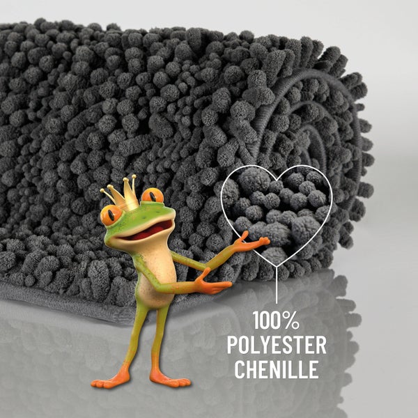 Graue Badematte aus 100 Prozent Polyester-Chenille mit weicher Noppenstruktur und Frosch-Maskottchen.