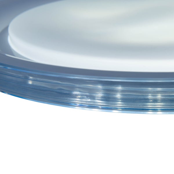 Detailaufnahme einer runden Deckenleuchte