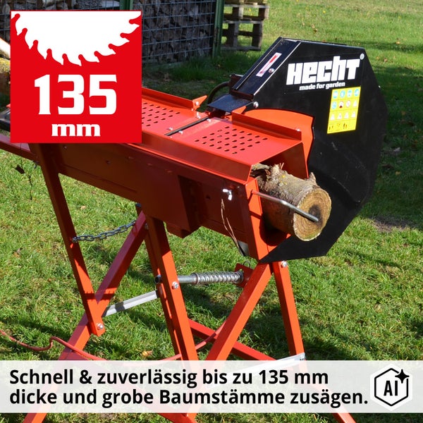 Hecht Wippkreissäge mit einer Schnittkapazität von 135 Millimetern für Brennholz auf einer Wiese stehend.