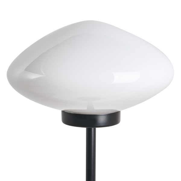Tischleuchte mit weißem Glasschirm und schwarzem Fuß