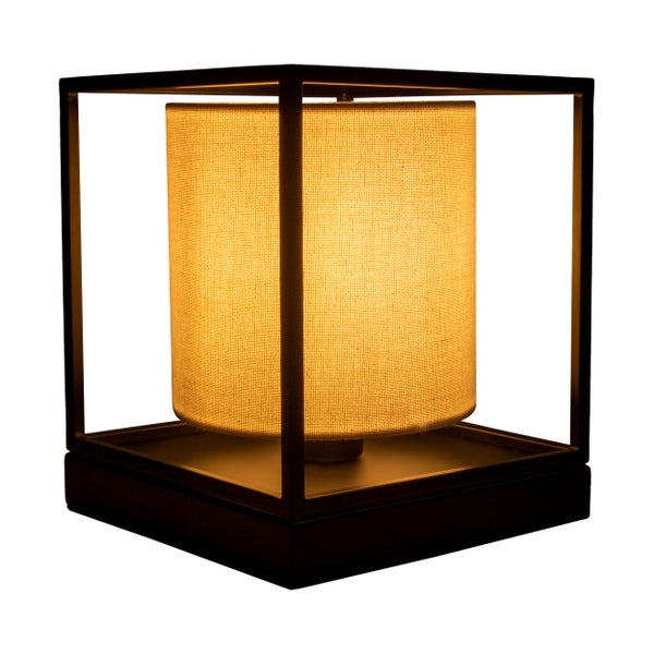 Tischleuchte mit Stoffschirm in einem Metallrahmen