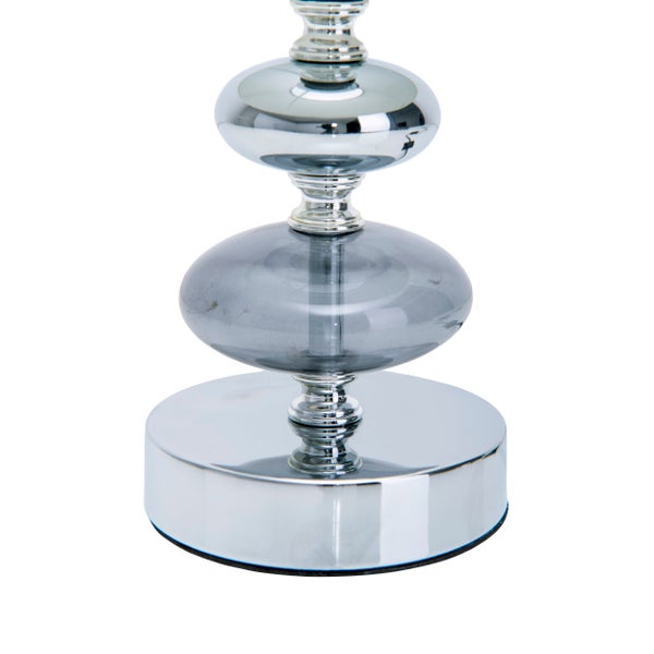 Dekorative Lampe mit Glas- und Metallelementen