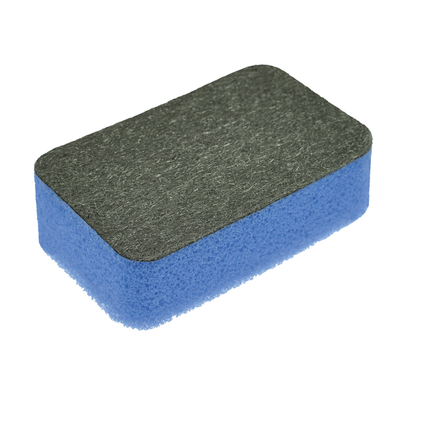 Rechteckiger Reinigungsschwamm mit blauer Schaumstoffschicht und dunkelgrauer Scheuerseite.
