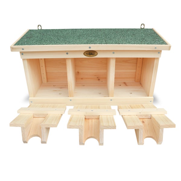 Vogelhaus aus Holz mit drei Nistplätzen und begrüntem Dach