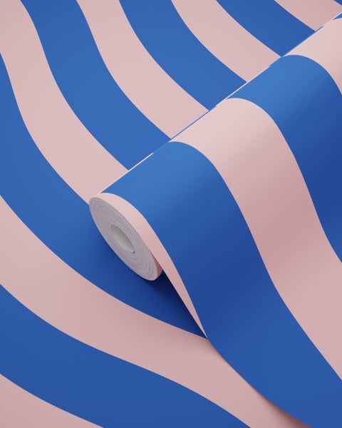 Tapetenrolle mit Streifenmuster