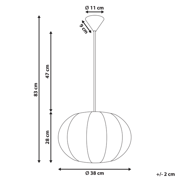 Esstisch-Szene mit Pendelleuchte, Geschirr und Dekoration