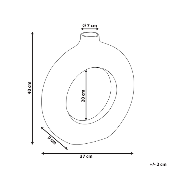 Goldfarbene Ringvase mit horizontalen Rillen in Händen gehalten