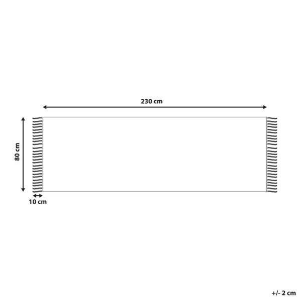 Abmessungen eines Teppichs: 230 cm Länge, 80 cm Breite, 10 cm Fransenlänge.
