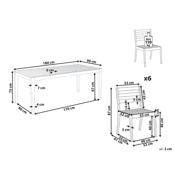 Esstisch-Szene mit Hängelampe, Geschirr und Kerzen