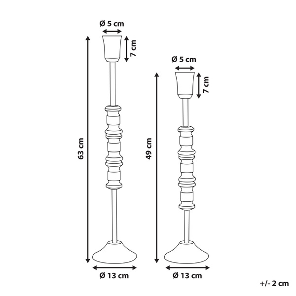 Abmessungen von zwei Kerzenständern: 63 Zentimeter und 49 Zentimeter hoch