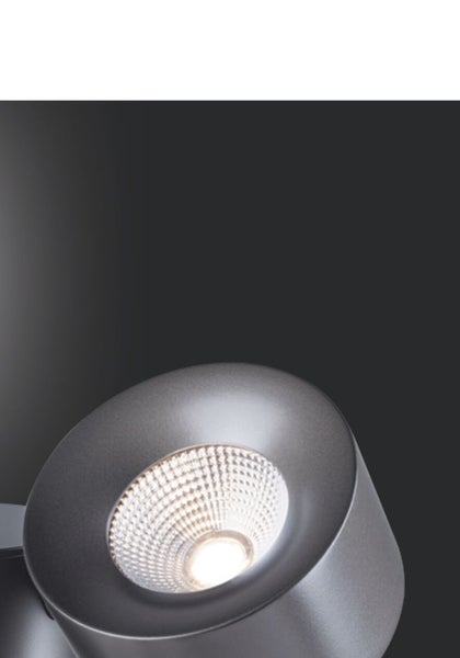 LED Strahler Kopf aus Metall mit reflektierender Wabenstruktur für eine gerichtete Beleuchtung