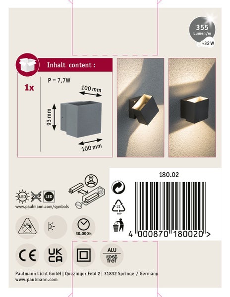 Flache quadratische Duschwanne mit Eckablauf aus Chrom, eingebaut in ein modernes Badezimmer mit Wandfliesen in Marmoroptik und Glaswand.
