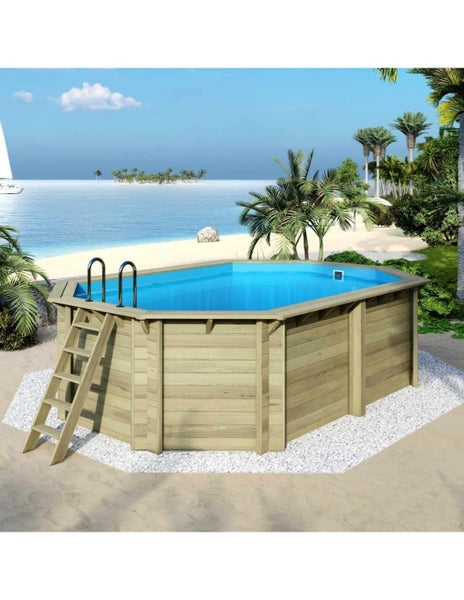 Aufbaubecken aus Holz mit Leiter vor Strandkulisse