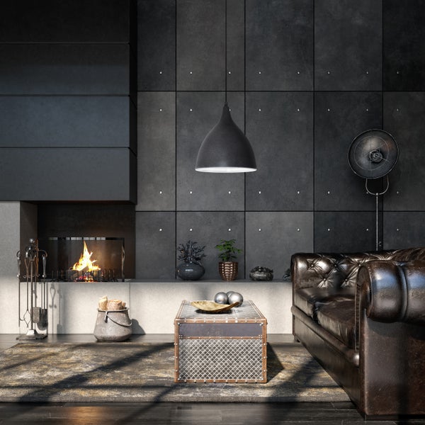 Wohnzimmer mit Kamin, Ledersofa und industriellem Design